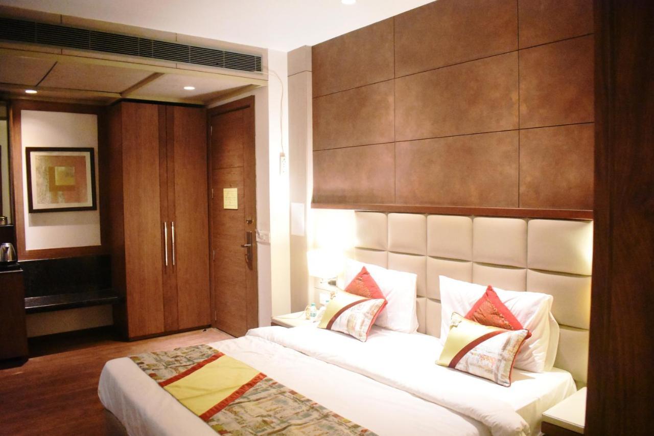 Lemonwood Suites By F9 Hotels - Trivoli Garden Chhatarpur Нью-Дели Экстерьер фото