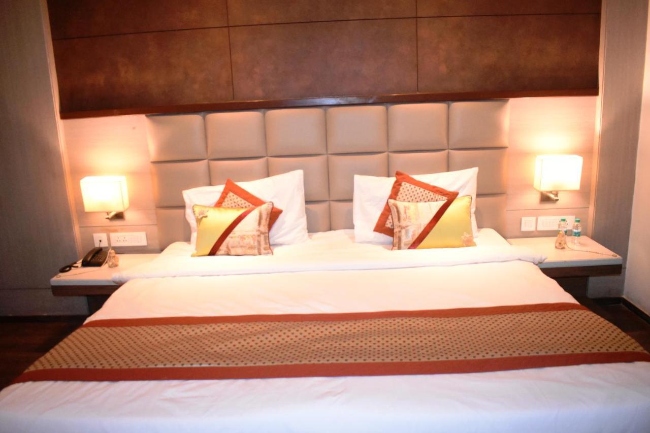 Lemonwood Suites By F9 Hotels - Trivoli Garden Chhatarpur Нью-Дели Экстерьер фото